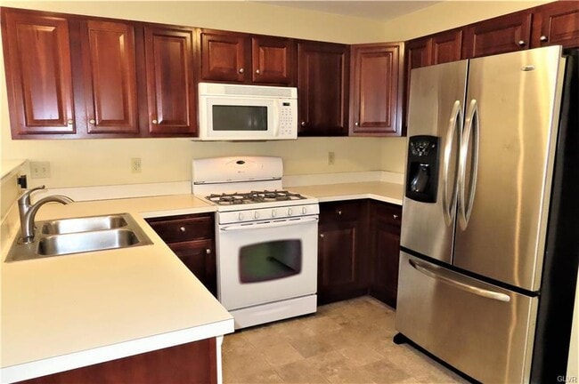 Building Photo - 6810 Hunt Dr