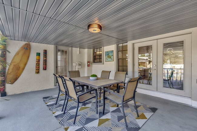 Building Photo - 1679 Tampa Rd