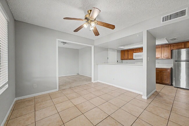 Building Photo - 12446 N 36th Dr