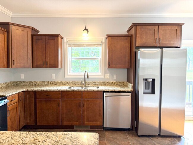 Building Photo - 90 Promontory Ln