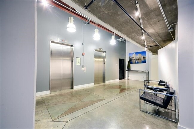 Building Photo - 2000 Bagby St