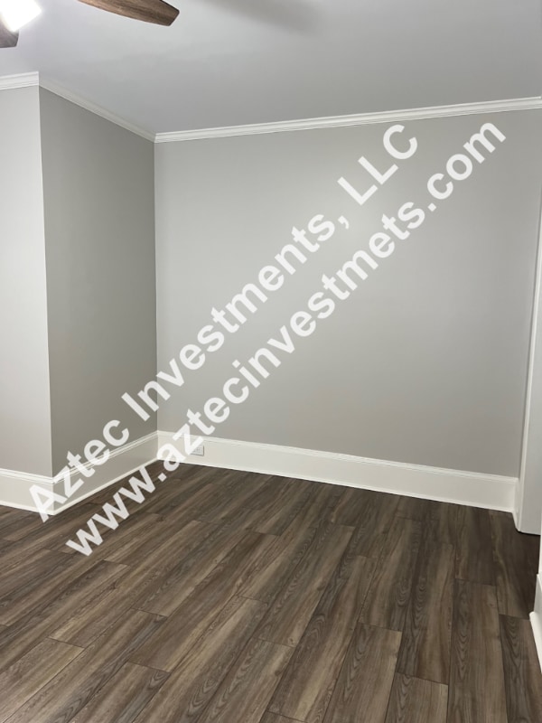 Building Photo - 1716 Thompson Ave