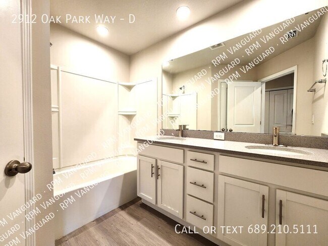 Building Photo - 2912 Oak Park Way