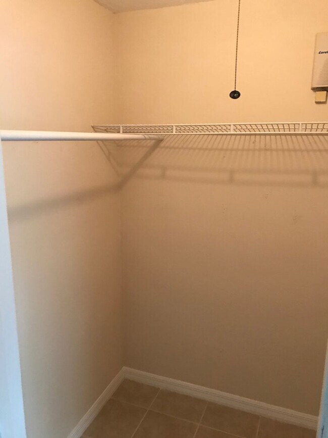 Building Photo - Charming 2-Bedroom, 2-Bath Single Family H...