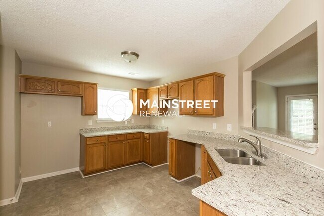 Building Photo - 4 Bedroom Pet-Friendly Home in Hampton, GA with Main Street Renewal