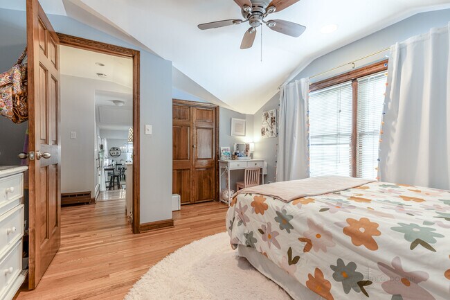 Building Photo - 3 Lakeview Dr