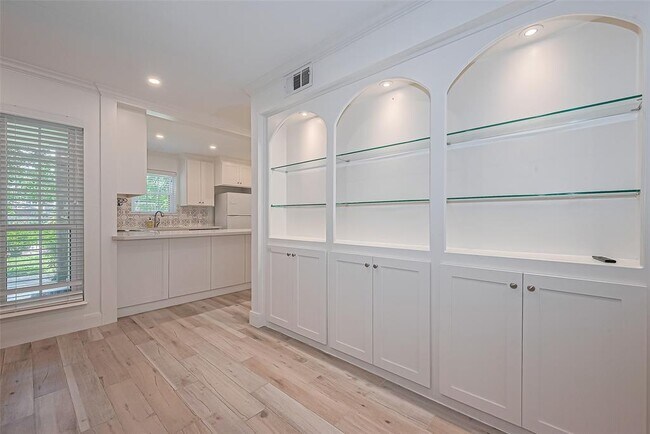 Building Photo - 887 Wax Myrtle Ln