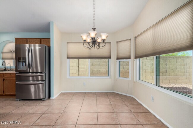 Building Photo - 10185 S Santa Fe Ln