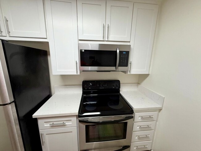 Building Photo - 5850 Benner St