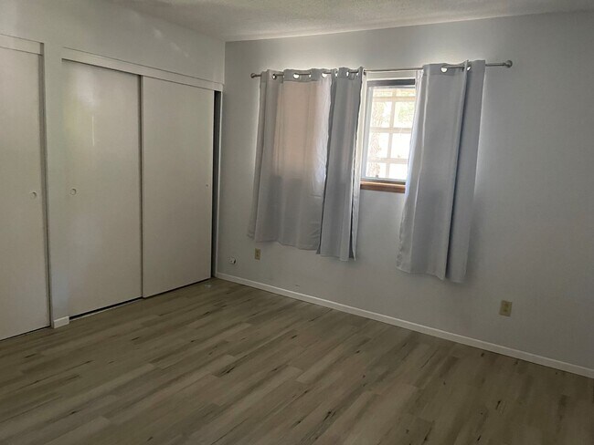 Building Photo - 3 Bedroom Home Close to UNR