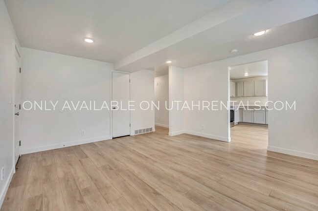 Building Photo - 1537 S 450 E