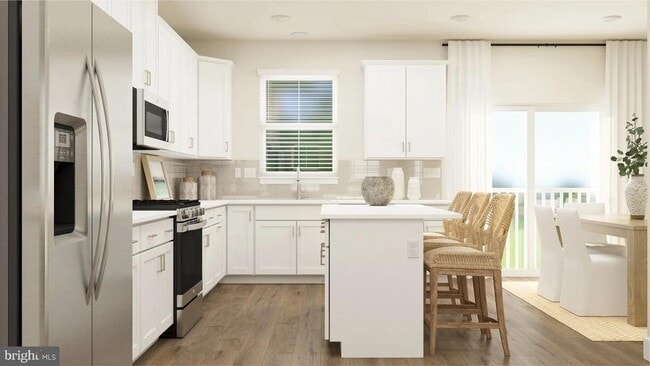 Building Photo - 16 Anderson Dr