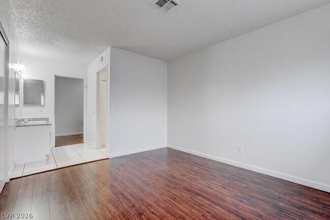 Building Photo - 5198 Greene Ln