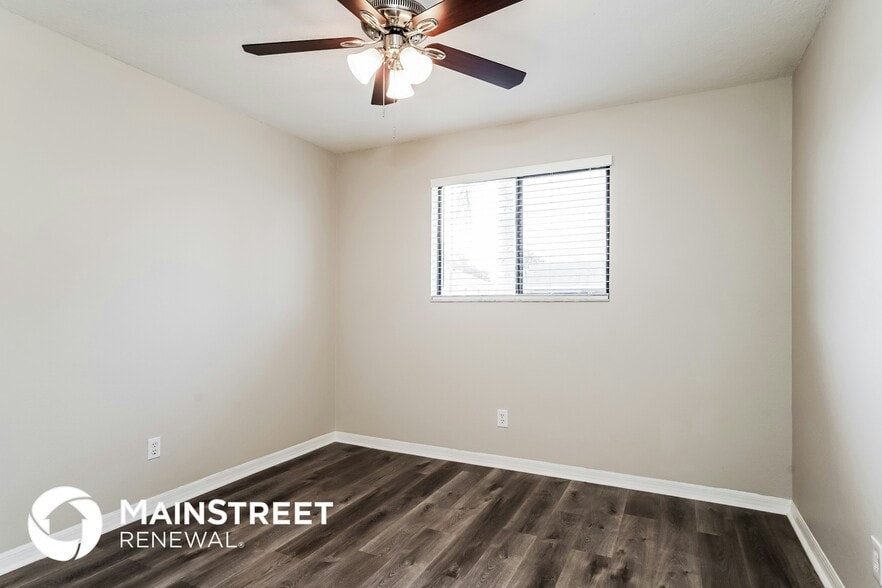 Building Photo - 1513 NE Van Loon Ln