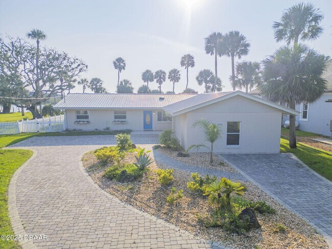 Building Photo - 450 Lambert Ave