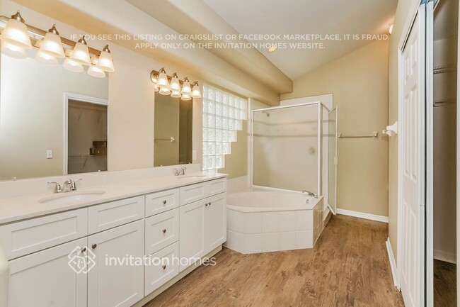 Building Photo - 441 Long Cove Rd