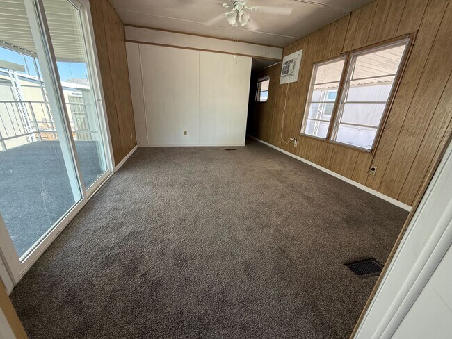 Building Photo - 3601 E Wyoming Ave