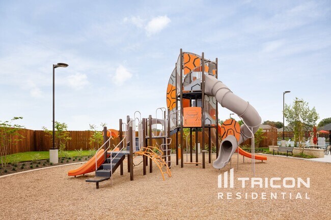 Building Photo - 1102 Fallgate Dr