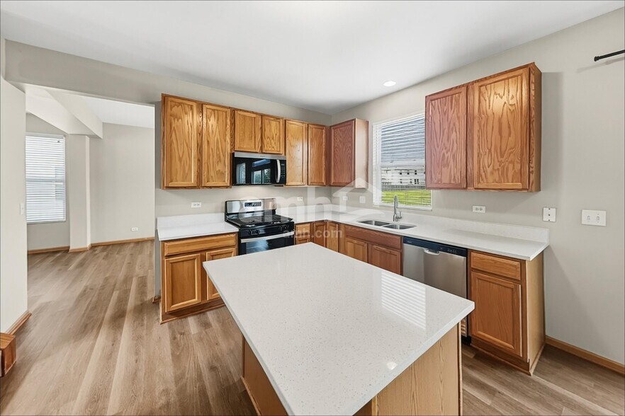 Building Photo - 2771 Cranston Cir