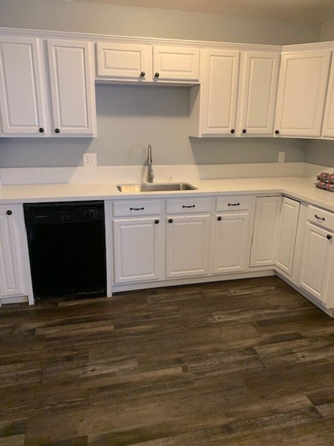 Building Photo - 1109 13th St