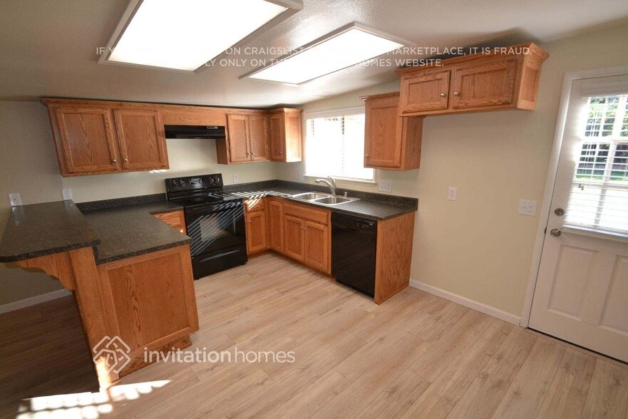 Building Photo - 1330 Campus Ave