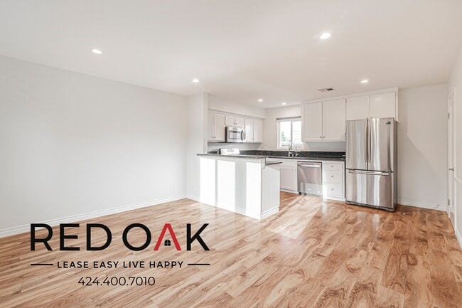 Building Photo - 11218 Oxnard St