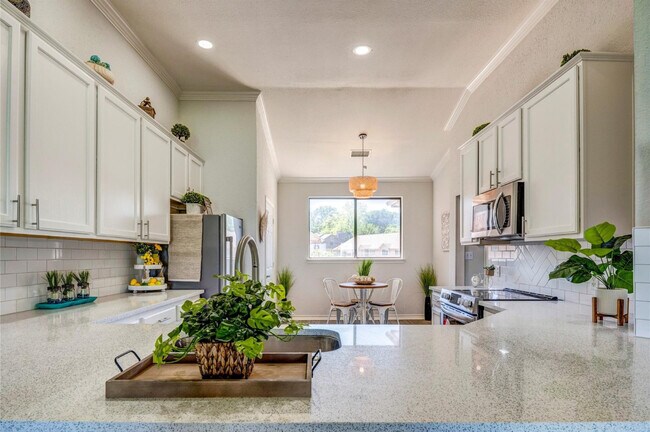 Building Photo - 1916 Signal Ridge Pl