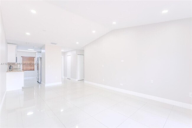 Building Photo - 5145 SW 140th Pl