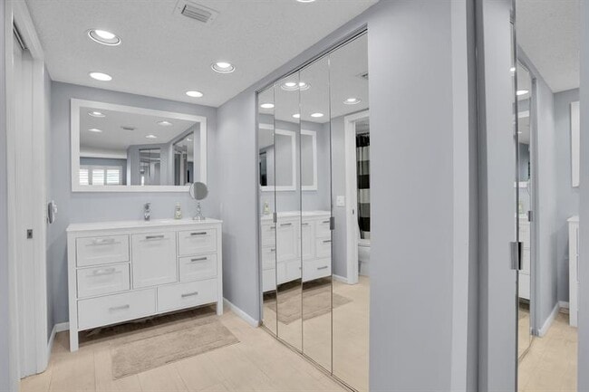 Building Photo - 1702 Andros Isle