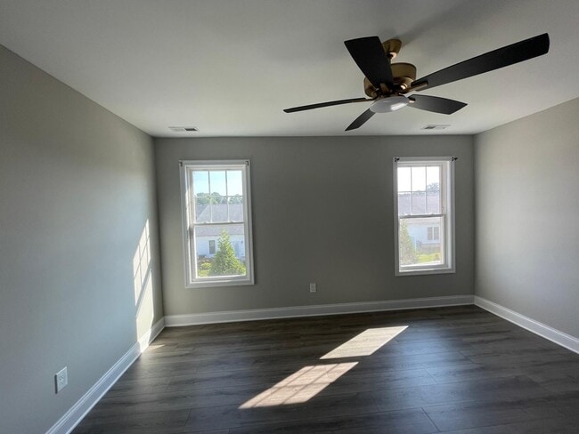 Building Photo - 1054 Brownstone Ln