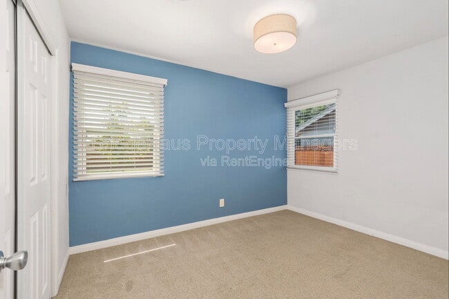 Building Photo - 816 Oro St