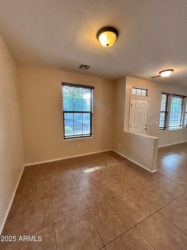 Building Photo - 2794 S Anderson Ln