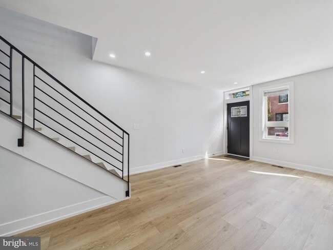Building Photo - 2229 Oakford St