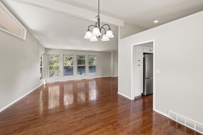 Building Photo - Great 4 Bedroom D20 Rockrimmon Home