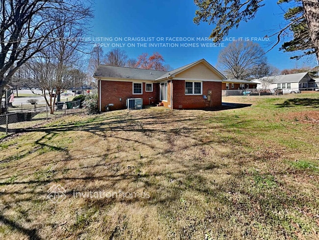 Building Photo - 1027 Tilden Rd