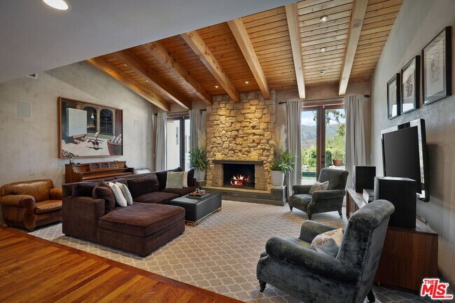 Building Photo - 2529 Pesquera Dr