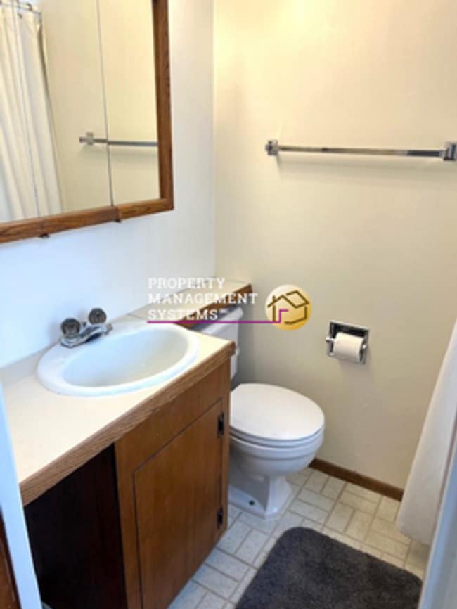 Building Photo - 1 Bedroom Bungalow in Holladay