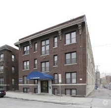 Building Photo - 13 - 14 Oak Grove