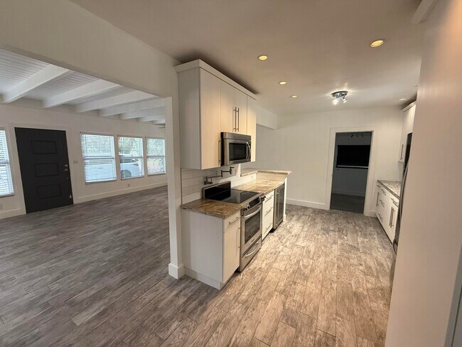 Building Photo - 5967 SW 58th Terrace