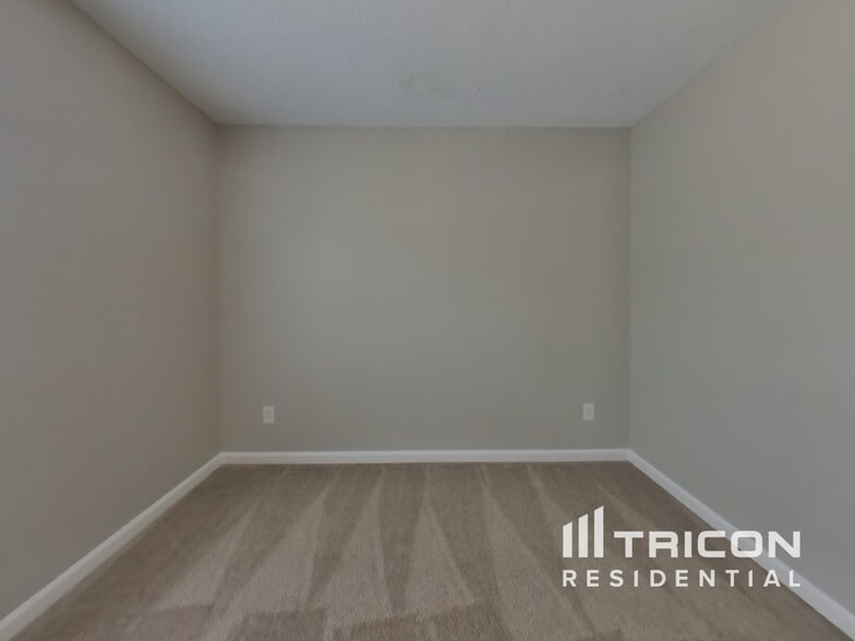 Building Photo - 5562 Katherine Village Dr