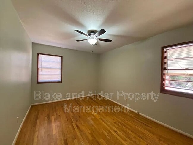 Building Photo - 6410 NE 33rd Ave