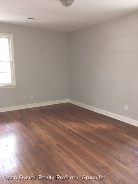 Building Photo - 2 br, 1 bath House - 633 Windermere Blvd.