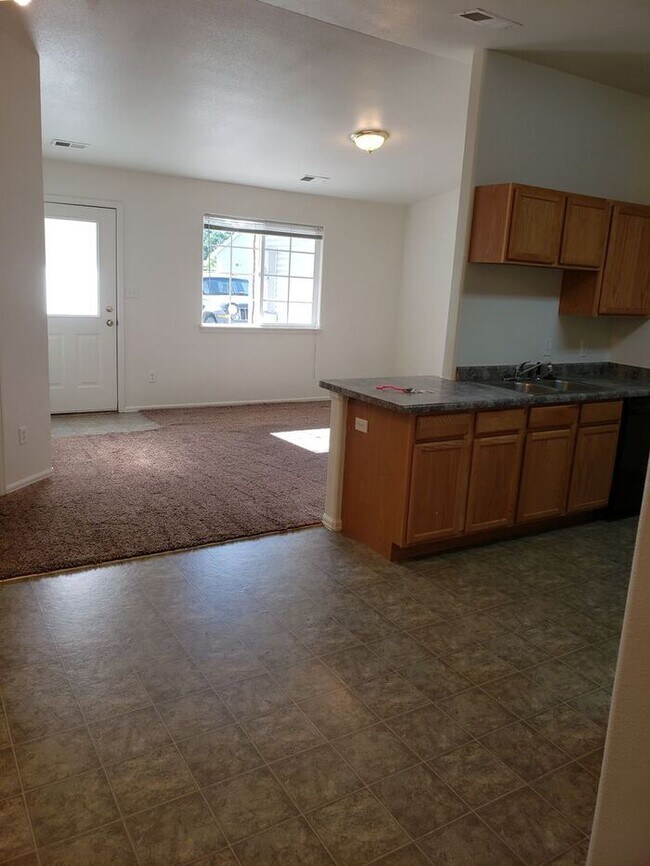 Building Photo - Charming 3-Bedroom Home in Orchard Mesa – Walk to Riverfront Trails & Parks!