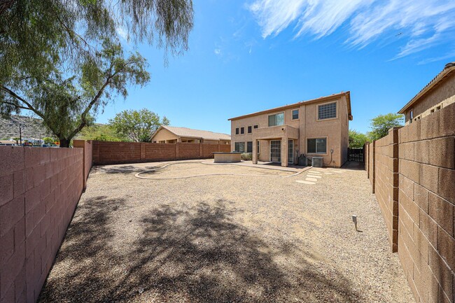 Building Photo - Welcome to this spacious 4 bedroom, 2.5 ba...