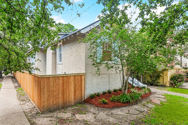 A new fence encloses the backyard - 2506 State St