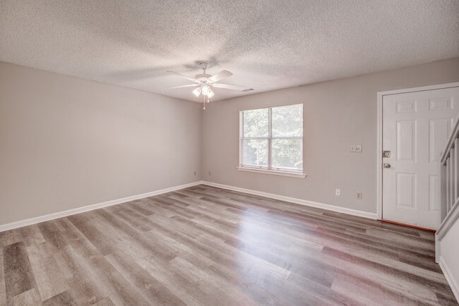 Building Photo - 4084 Hidden Hollow Dr