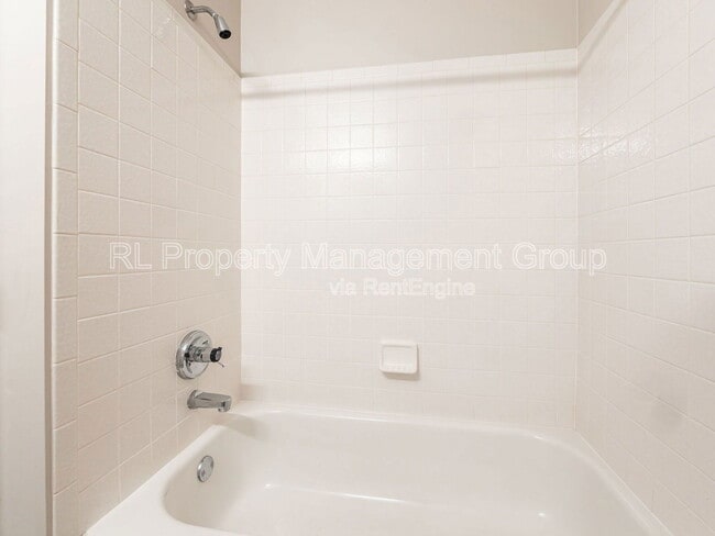 Building Photo - 1241 Villa Oaks Ct