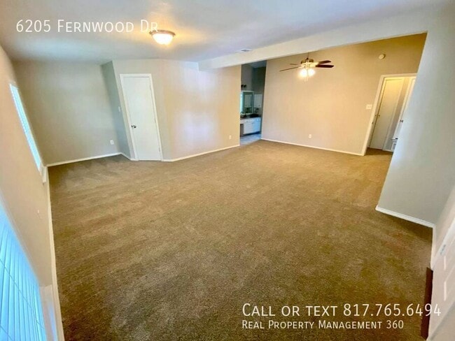 Building Photo - 6205 Fernwood Dr
