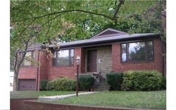 Building Photo - 9515 Hale St