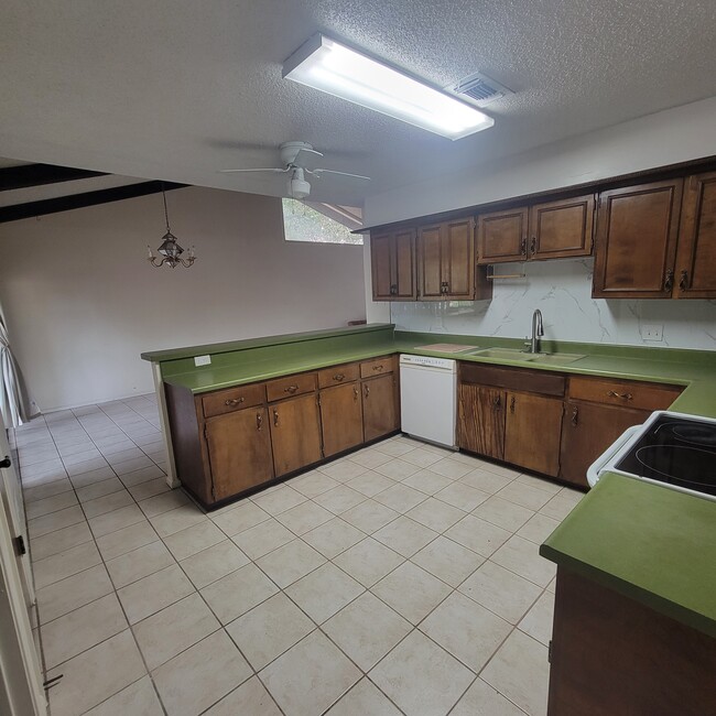 Building Photo - 3326 Scenic Ln